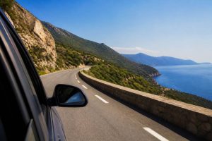 comment aller en voiture en corse : conseils pratiques pour préparer votre trajet