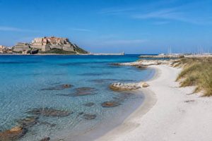 calvi ou Ile Rousse : quelle destination privilégier selon votre voyage