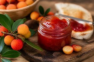 gelee d'arbouses : recette corse et astuces pour la réussir à la maison